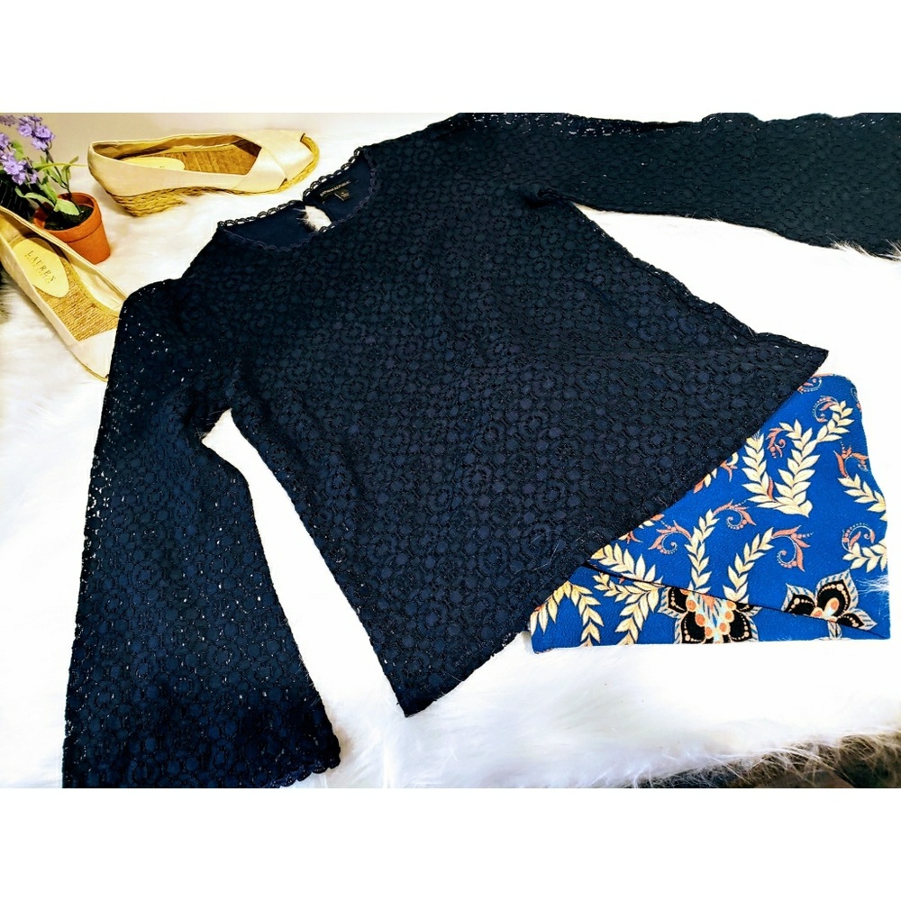 Banana Republic | Lacey Bell Sleeved top